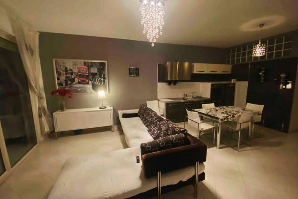 In Centro Con Vista Mare E Garage Privato * Saranda
